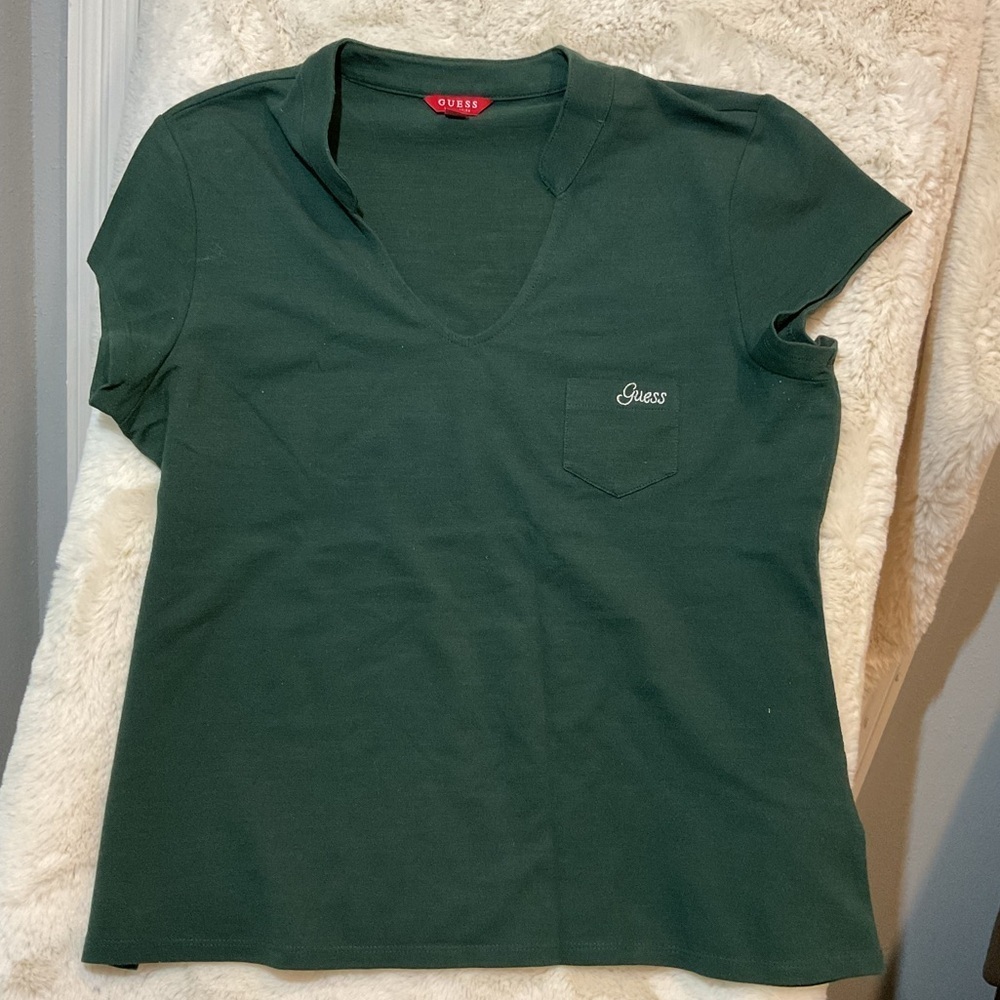 Guess green tee